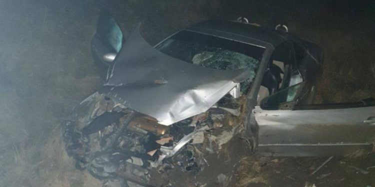 Un bărbat, pasager într-o mașină, a murit pe loc, iar o femeie și un copil, spitalizați, după un grav accident: Șoferul era beat