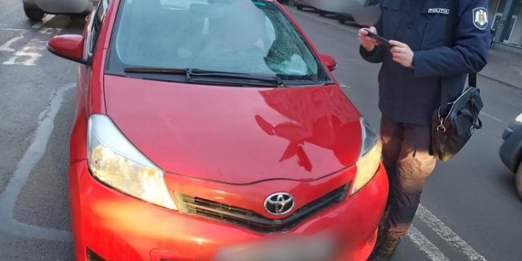 Și-au început dimineața în spital: O bunică și nepotul său, loviți de o Toyota pe zebră