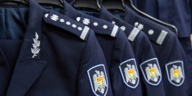 Angajații MAI vor purta același tip de uniformă: Prin ce se vor diferenția și de când vor fi cusute