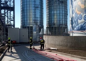 Уже вторые сутки: пожарные продолжают работы в Джурджулештском порту | FOTO
