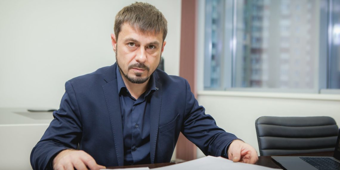 Sociologul Ian Lisnevschi, în contextul demisiilor de rang înalt: Oamenii fug din Guvern pentru că condițiile de muncă sunt tensionate, iar „cei cu Harward” nu pot implementa teoria în practica R. Moldova