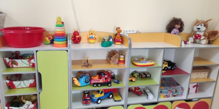 „Este foarte confortabil și cald”. Grație echipei lui Ilan Șor, copiii din Taraclia frecventează grădinița Nr. 1 renovată după cele mai moderne standarde | VIDEO