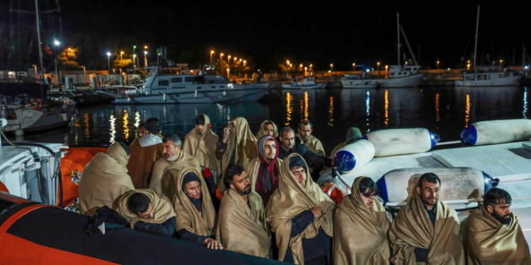 Comisia Europeană vrea să deporteze mai mulţi migranţi: „Cei care nu au nevoie de protecţie să se întoarcă în ţările lor”