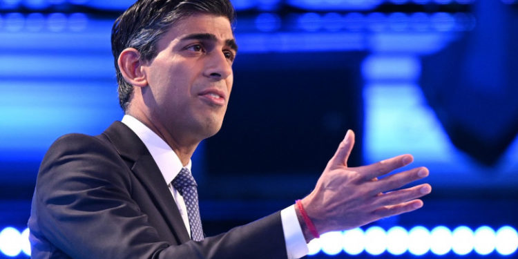 Premierul britanic cere acţiuni „radicale” pentru a rezolva criza sistemului de sănătate