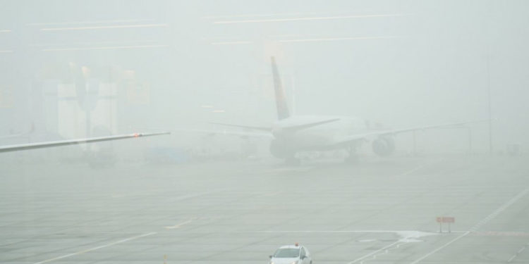 Un fenomen meteo rar a provocat anularea a zeci de zboruri de pe aeroporturile de lângă Londra