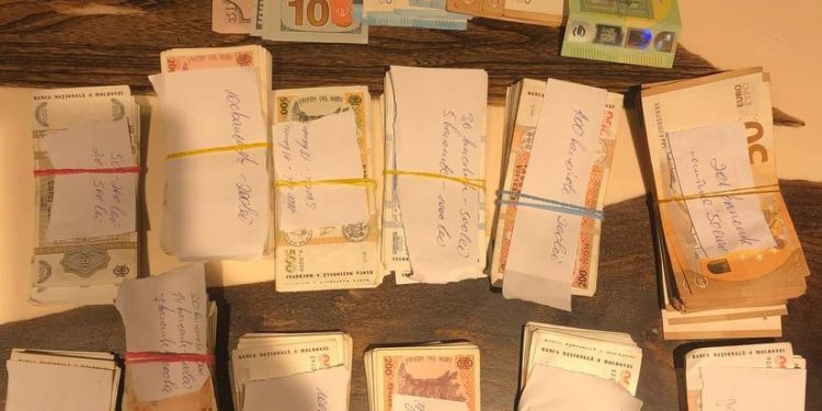 Obligată să investească în criptomonede: doi reținuți dintre care unul este cetățean al Ucrainei