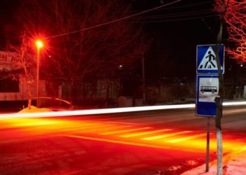 „Ne simțim în siguranță în orice moment al zilei și pe orice vreme”. La Orhei, grație trecerilor modernizate de pietoni și iluminarării stradale numărul accidentelor cu implicarea pietonilor s-a redus practic la zero | VIDEO