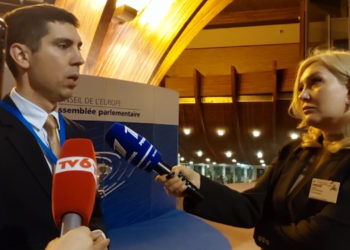 „Nu am văzut știri ce ar propaga războiul, dar am încredere în colegii care au luat decizia”. Cum a comentat, la Strasbourg, Mihai Popșoi suspendarea licențelor a șase posturi TV