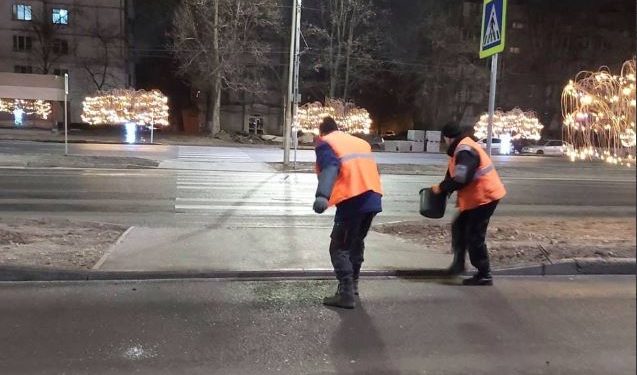 Locuitorii capitalei, îndemnați să fie vigilenți: Pe drumuri s-a format polei