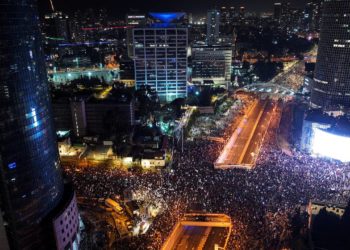 В Тель-Авиве 100 тысяч человек вышли на протест против судебной реформы