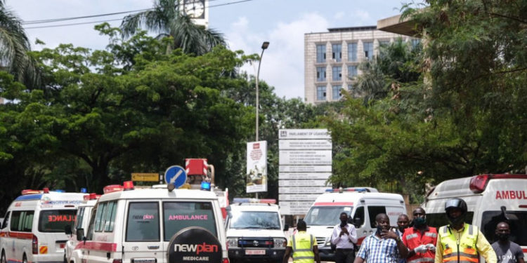 Cel puţin 9 oameni au murit sufocați într-un mall din Uganda, în timp încercau să vadă artificiile de Anul Nou