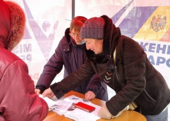 Mișcarea Pentru Popor a început colectarea semnăturilor, pentru a obliga Guvernul să plătească facturile cetățenilor