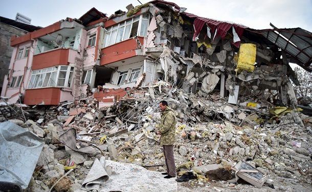 В Турции намерены отстроить разрушенные землетрясением города