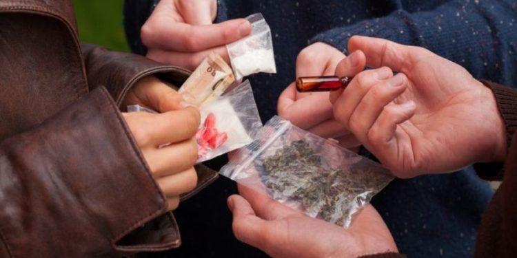 Домашняя лаборатория: Правоохранители задержали подозреваемую в производстве и сбыте наркотиков