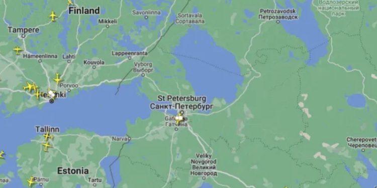 Воздушное пространство над Санкт-Петербургом закрыли из-за «неопознанного объекта»