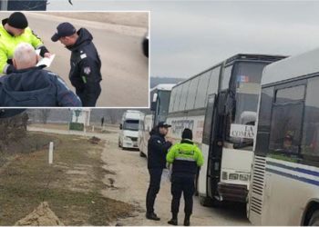 Transportatorii din mai multe localități din țară, stopați și somați să nu aducă oameni la mitingul pașnic din centrul capitalei