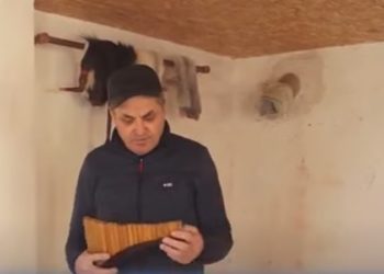 La vârsta de 40 de ani a devenit ucenicul lui Liubomir Iorga, creator de instrumente muzicale: Acum, după 20 de ani, Grigorii Sânchetru este unul dintre cei mai renumiți meșteri populari din țara noastră | VIDEO