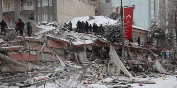 Второе землетрясение в центральной части Турции: Подземные ощущались в соседних странах | VIDEO