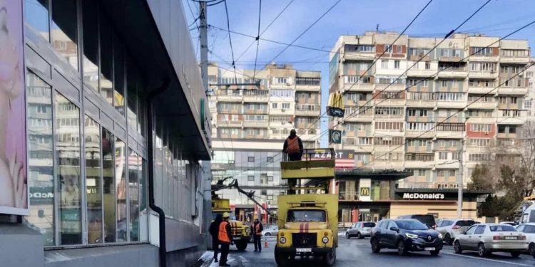 В столичном районе Рышкановки встал транспорт: Троллейбусы изменили маршрут