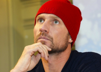 В окружении Костомарова назвали его состояние крайне нестабильным