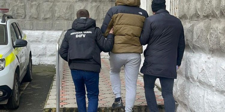 По делу о контрабанде табачных изделий задержаны сотрудники погранполиции и таможенной службы