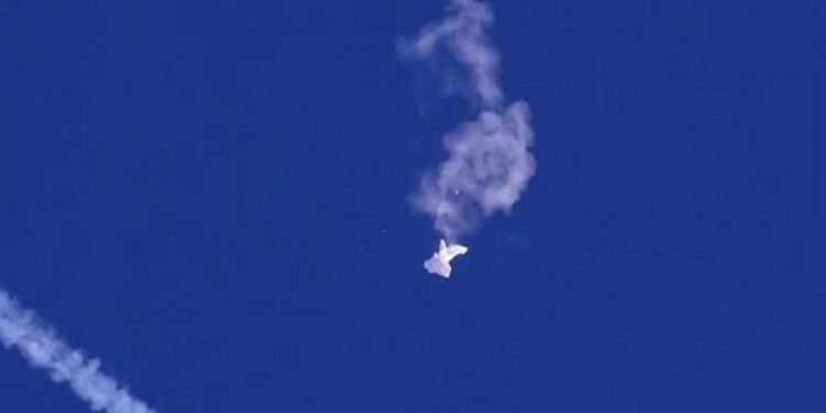 В небе над США сбили очередной неопознанный объект