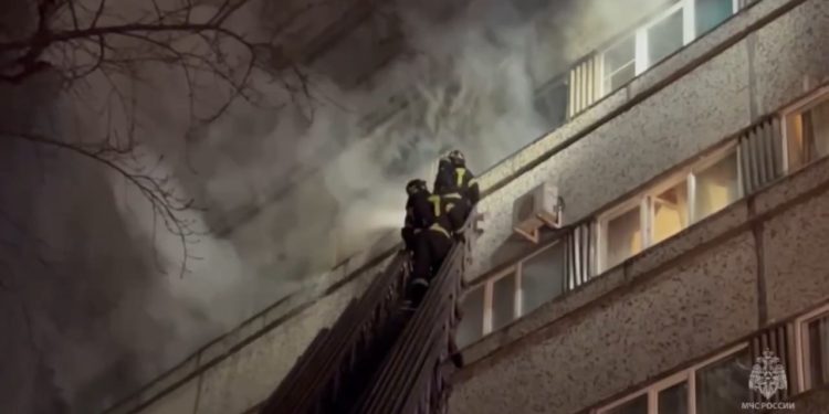 При пожаре в отеле в центре Москвы погибли шесть человек