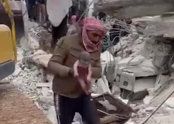 Ребенок родился под завалами в сирийском Алеппо