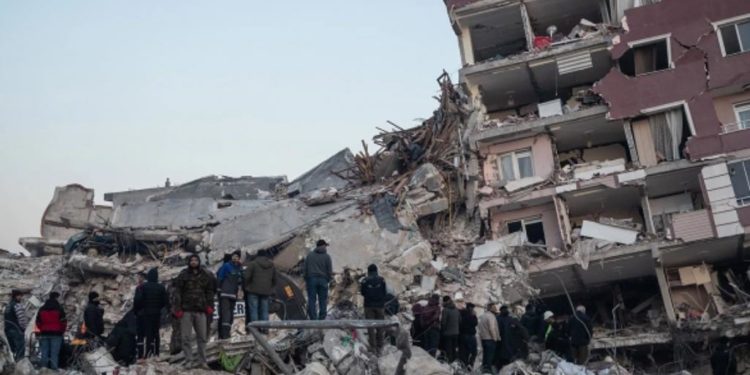 В Турции нашли дефекты в конструкциях разрушенных при землетрясении домов