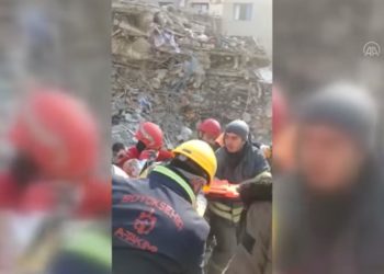 Un bebeluș de două luni, salvat de sub dărămături în Turcia, la 128 de ore de la cutremur | VIDEO