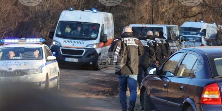 Тела 18 мигрантов нашли в грузовике в Болгарии