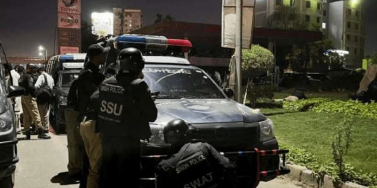 Atac islamist asupra unei secţii de poliţie din Pakistan. Sunt morți