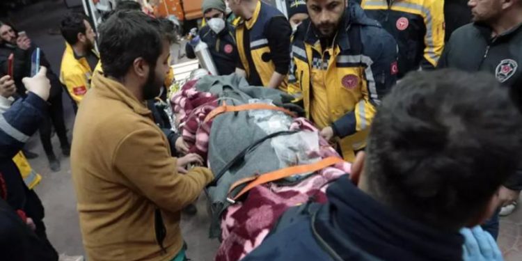 Un bărbat a fost scos viu de sub dărâmături la 278 de ore de la cutremurul din Turcia. Ministrul sănătății: „Renaștem cu fiecare viață salvată”