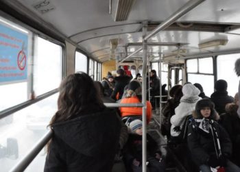 В Кишиневе контролер троллейбуса грубо задержал ребенка, ехавшего в школу. Народный адвокат требует разобраться