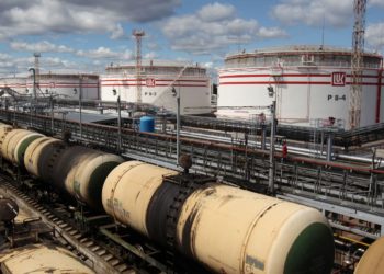 В Евросоюзе согласовали два потолка цен на российские нефтепродукты