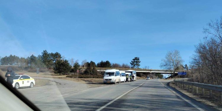 Transportatori din toată țara, împiedicați să aducă oameni la Chișinău, pentru a participa la mitingul pașnic din centrul capitalei