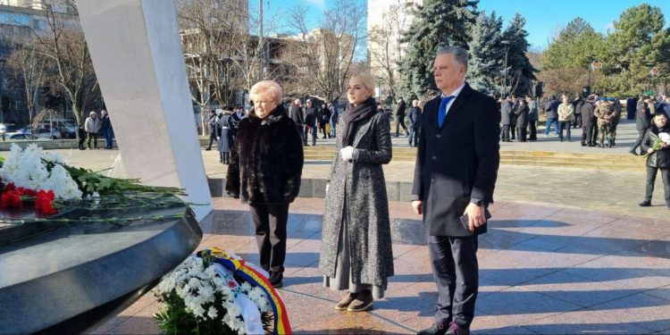 Astăzi s-au împlinit 34 de ani de la retragerea trupelor sovietice din Afganistan. Veterani, rude ale victimelor, oameni de rând și membri ai Partidului ȘOR au adus un omagiu ostașilor căzuți pe câmpul de luptă | VIDEO