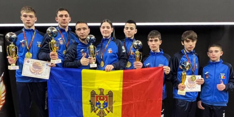 Sportivii moldoveni au obținut 6 medalii la Mondialele de kickboxing | FOTO