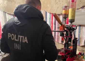 Noi detalii în cazul armelor și sutelor de muniții depistate la 14 bărbați din țară: Aceștia sunt bănuiți de braconaj | VIDEO