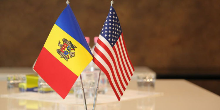 Jurnalist din România: Moldova, ca și alte state, este o carte pe care se joacă bătălia electorală din SUA