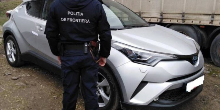 O mașină furată și căutată de Interpol, depistată la vama Giurgiulești: Cine încerca să o aducă în Moldova