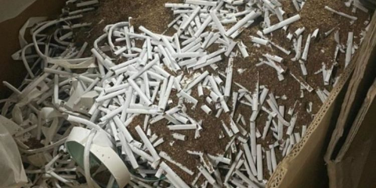 Percheziții la o fabrică de țigări din Rezina: Milioane de țigări cu timbru de acciz falsificate, ridicate de oamenii legii