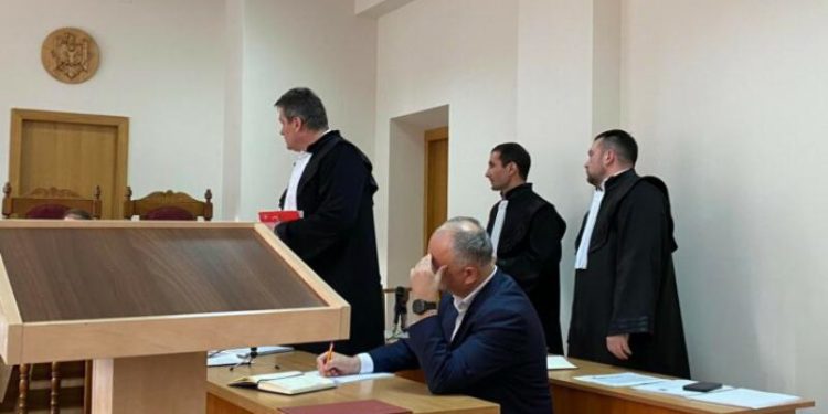 Dosarul Dodon: Avocații, din nou sancționați, iar procurorii au început prezentarea probelor