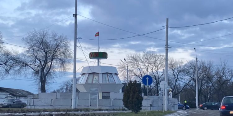 Posturile ilegale, blocurile de beton și sacii cu nisip nu au fost eliminate în Zona de Securitate! Reacția Chișinăului