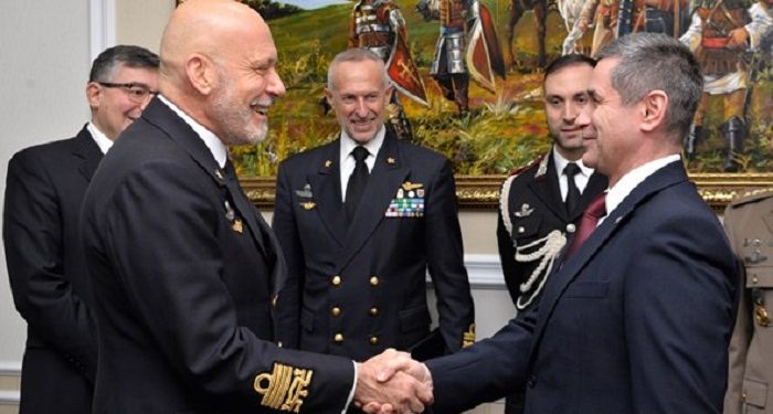 Ministrul Forțelor Armate al Marii Britanii se află în premieră într-o vizită la Chișinău. A avut o întrevedere cu ministrul Apărării Nosatîi | VIDEO