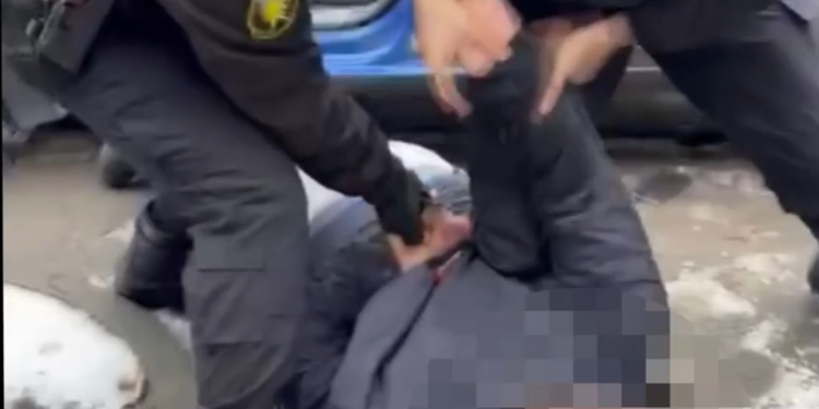 Un bărbat din Capitală, reținut de oamenii legii pentru înșelăciune. Cum a reușit să obțină nouă automobile de la un dealer auto