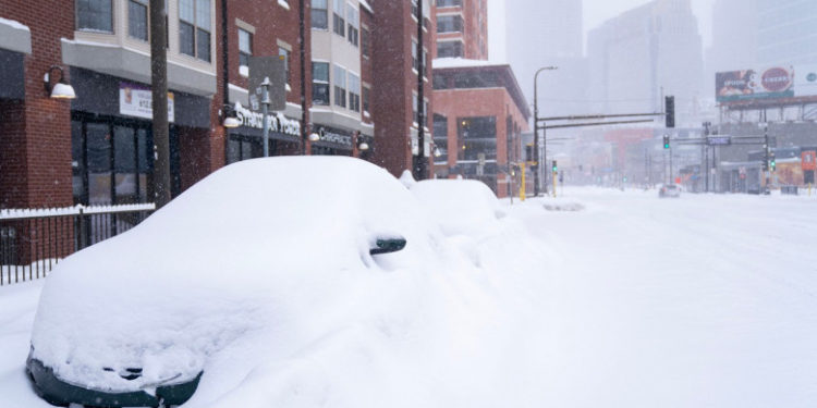 Mare parte din SUA, lovită de o furtună puternică de zăpadă. Aproape un milion de oameni nu au curent electric, mii de zboruri anulate