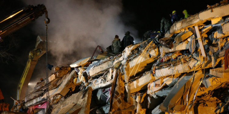 Situație dramatică în Turcia și Siria în urma cutremurelor care au ucis peste 5.000 de oameni. O femeie a decedat după ce a născut în ruine, pruncul ei a fost salvat | VIDEO