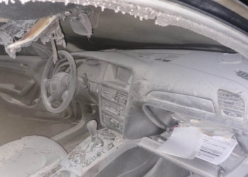 Un bărbat drogat din București s-a certat cu iubita, a băgat-o în portbagaj și a dat foc mașinii. Femeia a fost salvată în ultimul moment