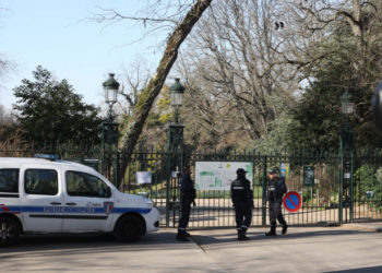 Crimă ca în filme la Paris. Mai multe genți pline cu carne și oase de om au fost descoperite într-un parc celebru din capitala Franței